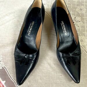 Italian designer Bruno Magli Black Leather Heels size 8.5-9